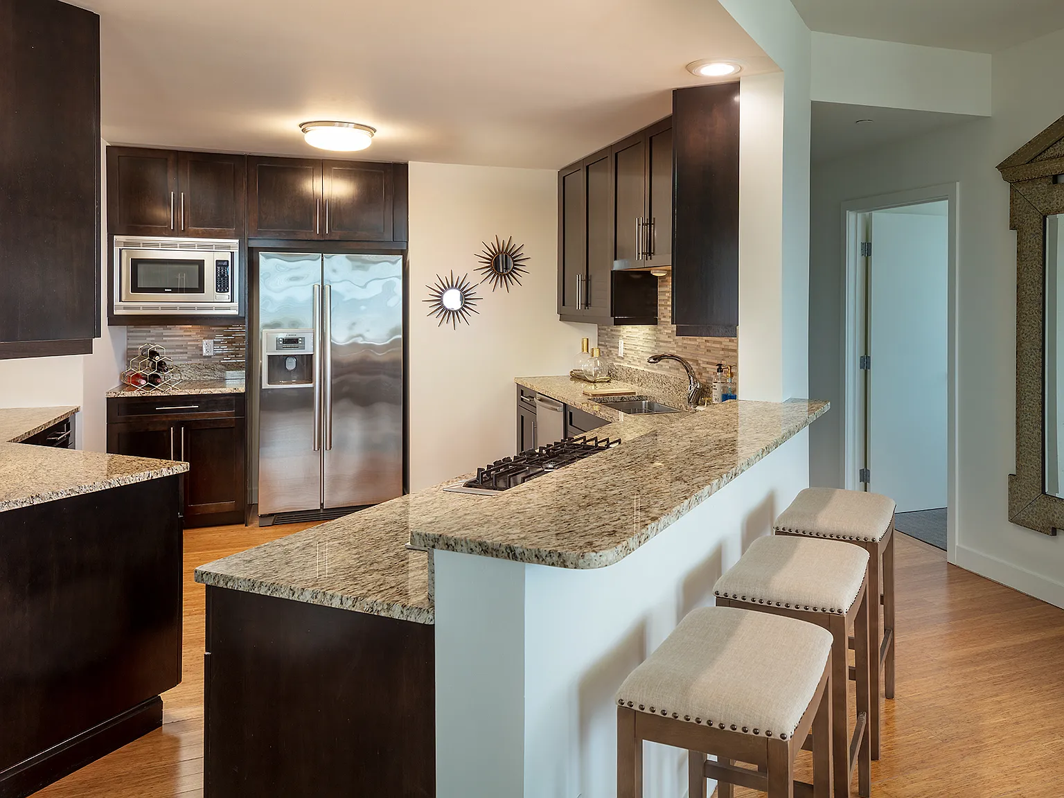3 bed, 2.5 bath, 1746 sqft, $7,300 — Photo 3
