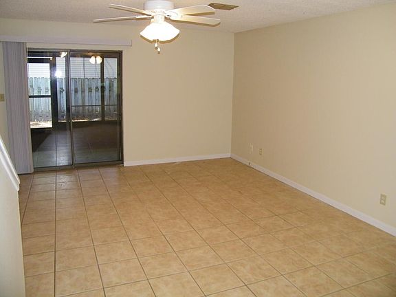5th image of 32 Park Cir SE