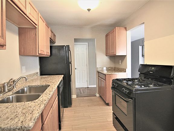 4th image of 160 Cypress Dr