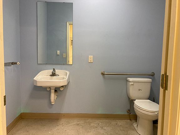 3rd image of 338 Buchanan Trl #1