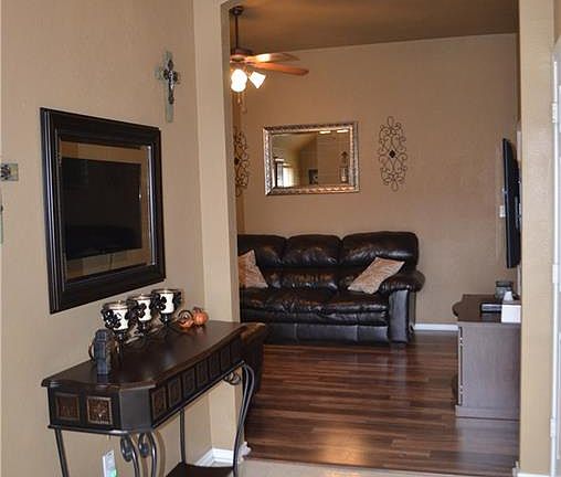 4th image of 604 Oliver Ln