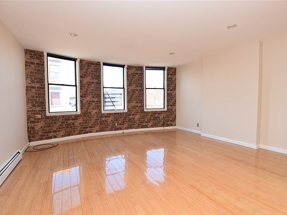 2nd image of 546-548 Broadway #1D