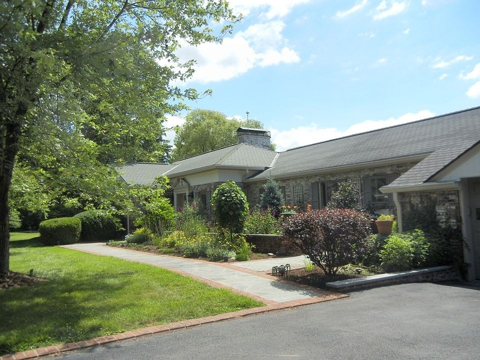 2nd image of 2 Deerfield Rd