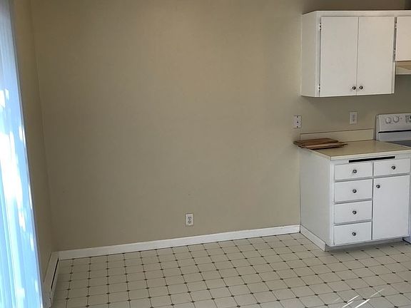 5th image of 420 E Sunset Way C-unit 6601446