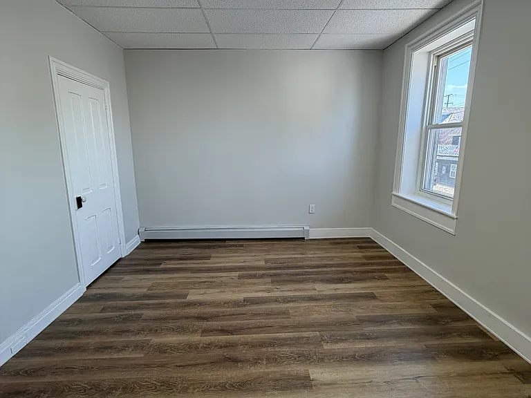 50 N Railroad St #1 — Photo 12