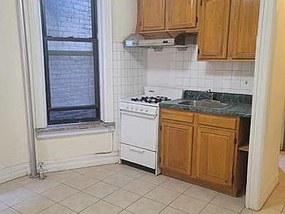 2nd image of 122 Forsyth St APT 3C