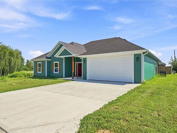 3rd image of 206 Constitution Ln