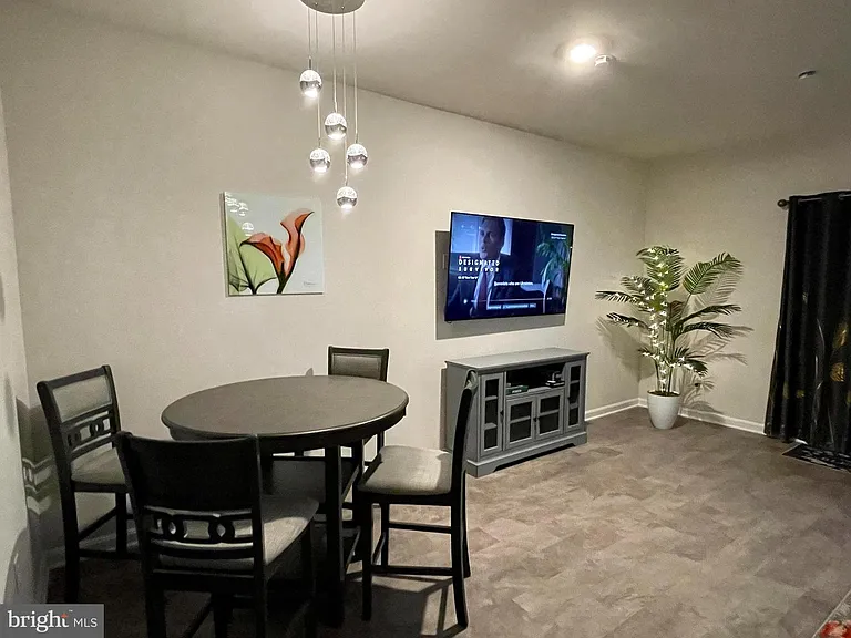 158 Allison Dr — Photo 6