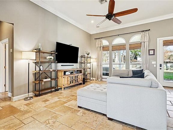 5th image of 41251 Rue Chene