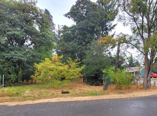 272 S 7th St, Creswell, OR 97426