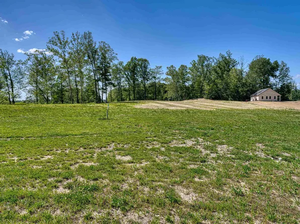 3 Victoria Dr, Newburgh, IN 47630
