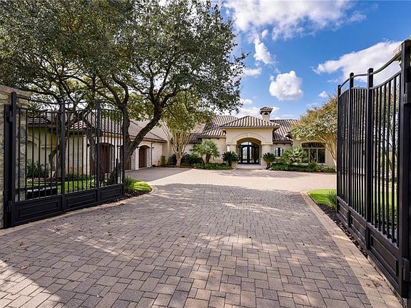 3rd image of 724 Barton Creek Blvd