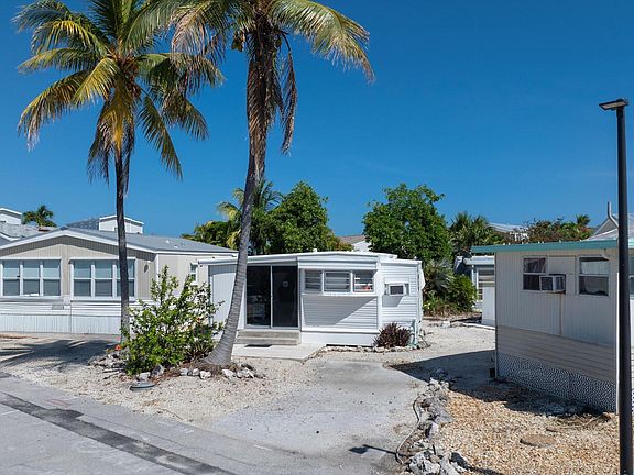 2nd image of 701 Spanish Main Dr #533