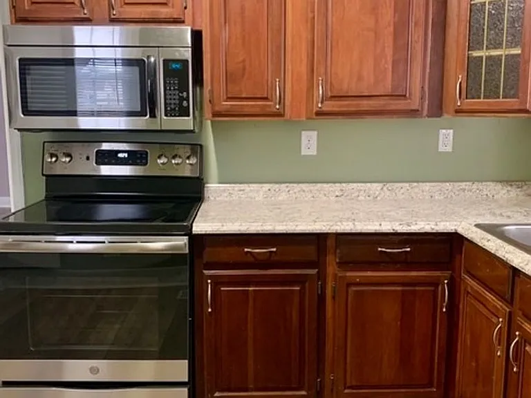 2421 Lindbergh Dr — Photo 4