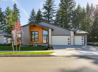 38412 Juniper St, Sandy, OR 97055