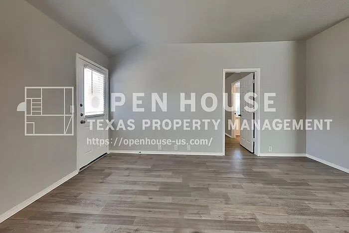 4 bed, 2.5 bath, 2488 sqft, $2,450 — Photo 4