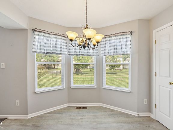 5th image of 7993 Cobblesprings Dr