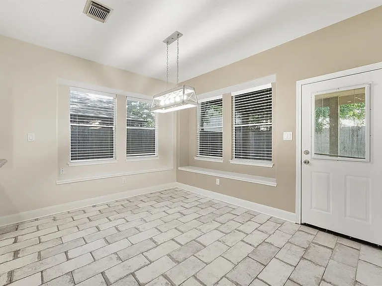 19307 Pinewood Bluff Ln — Photo 12