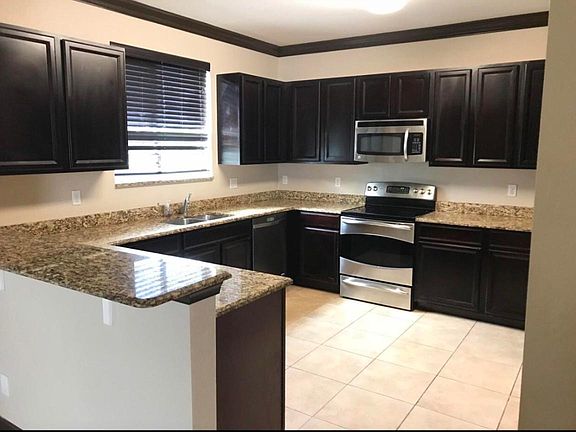 5th image of 9597 Cobblestone Creek Dr