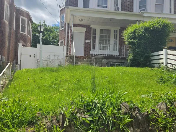 324 S 6th St, Darby, PA 19023