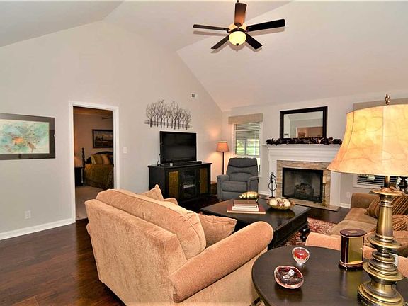 5th image of 430 Winchester Dr