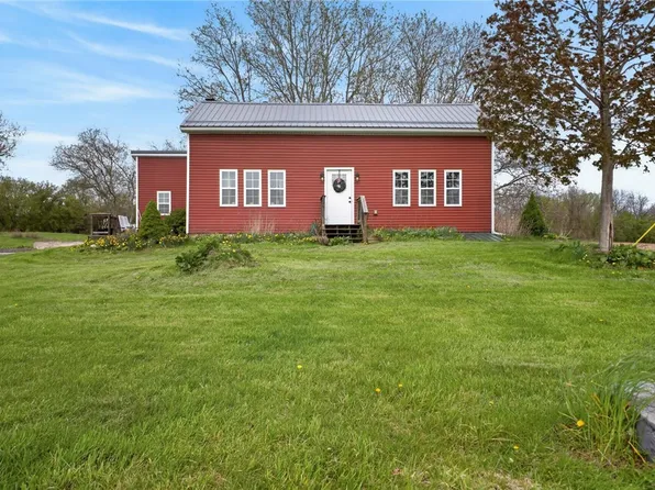 54 Bostwick Rd, Phelps, NY 14532