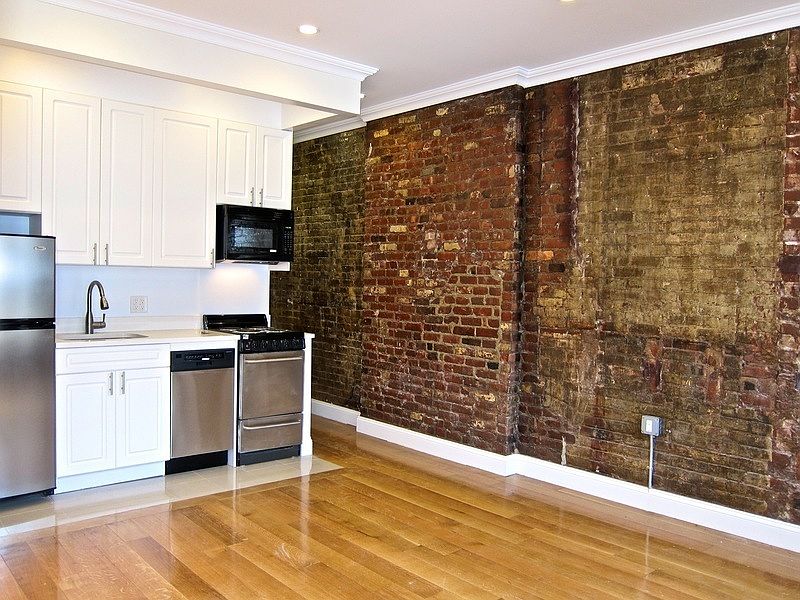 1st image of 163 Mulberry St APT 8