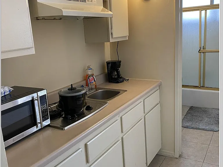 10944 Strathmore Drive, Westwood, CA 90024