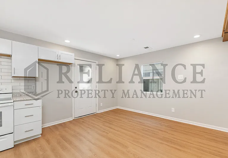 300 W Breese Ave — Photo 7