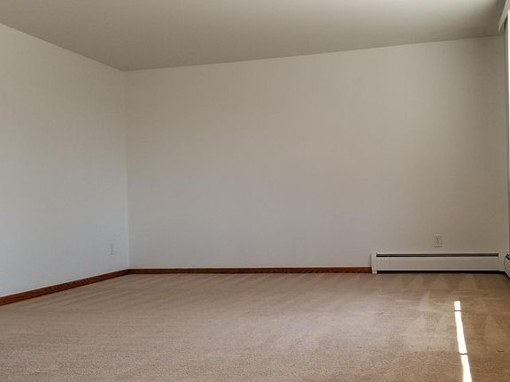 5th image of 406 Joe McCarthy Dr APT B4