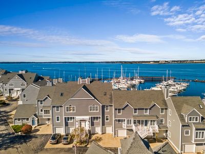700 Shore Dr Unit 612, Fall River, MA, 02721