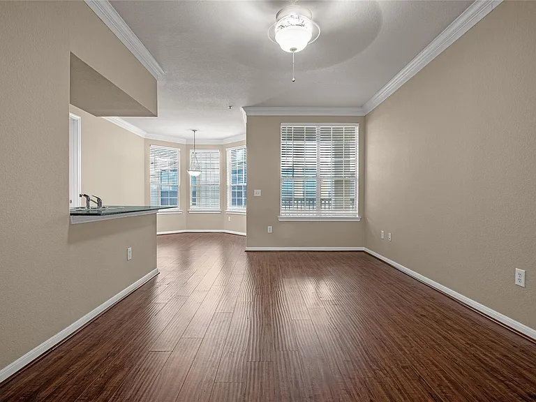 7575 Kirby Dr #3202 — Photo 8