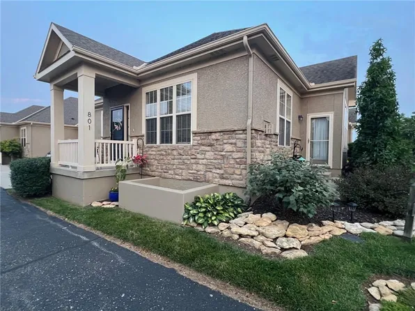 2250 Lake Pointe Dr Unit 801, Lawrence, KS 66049