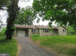 413 Piketown Rd, Harrisburg, PA 17112