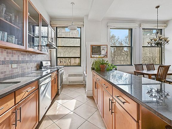 2nd image of 261 Broadway APT 3B