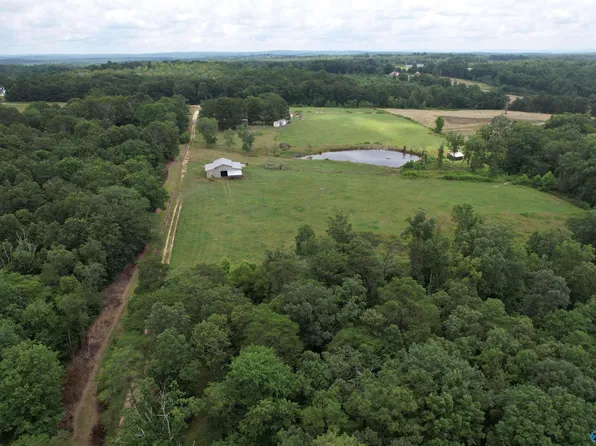 3971 Roden Dr NE, Fort Payne, AL 35967