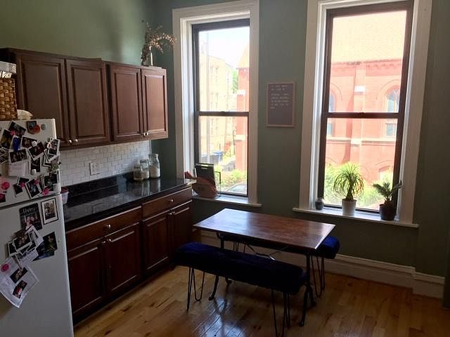 1st image of 958 N Hoyne Ave