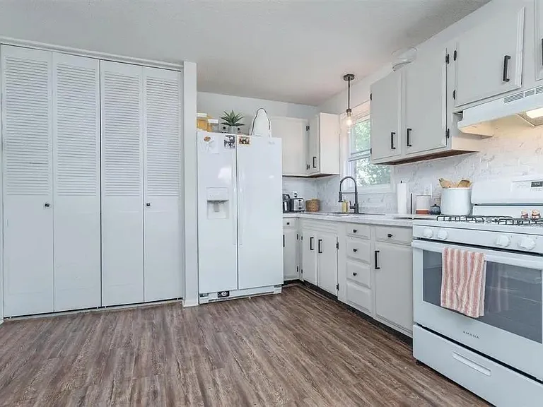 2432 Tamarack Rd — Photo 8
