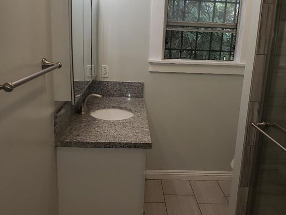 4th image of 3103 W Sunset Blvd
