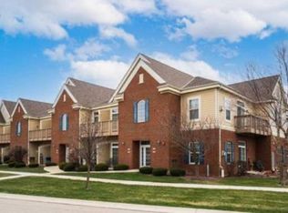 2551 W Colonial Woods Dr, Oak Creek, WI 53154