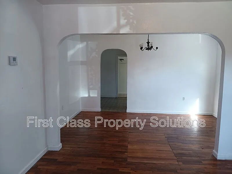 2 bed, 1.5 bath, 900 sqft, $1,000 — Photo 4