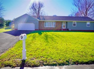 9 Valley View Dr, Bloomfield, CT 06002