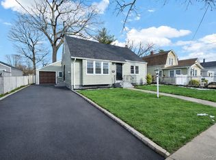 450 Rhodes Lane, West Hempstead, NY 11552