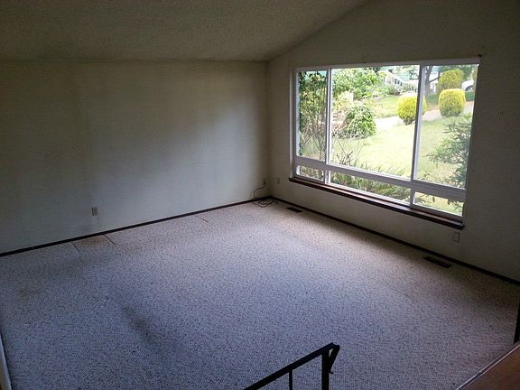 4th image of 7845 NE Hackamore Ct