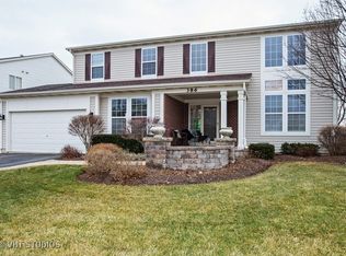 386 Sterling Cir, Cary, IL 60013