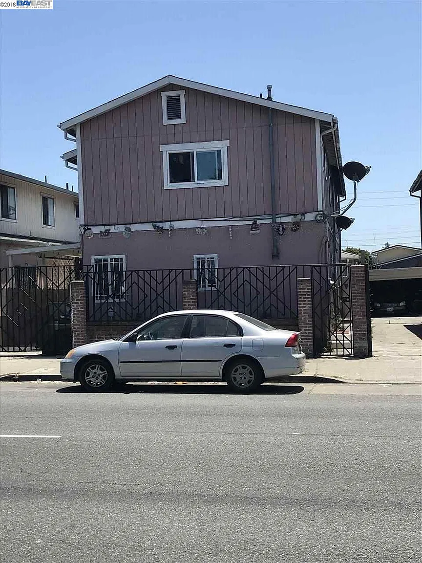 2718 73rd Ave photo 1