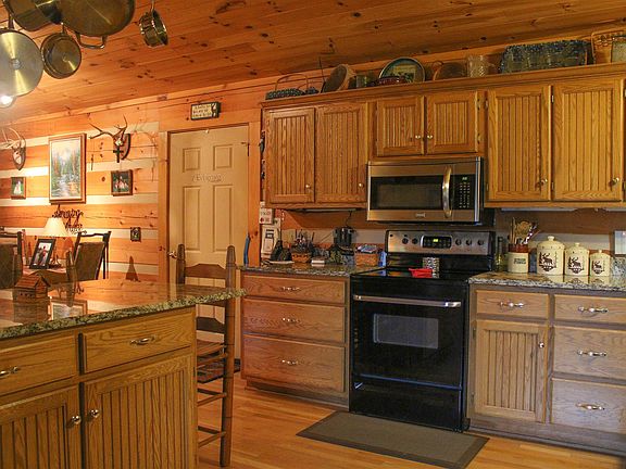 5th image of 190 Hidden Valley Ln