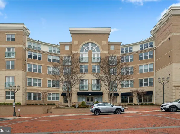 12000 Market St APT 374, Reston, VA 20190