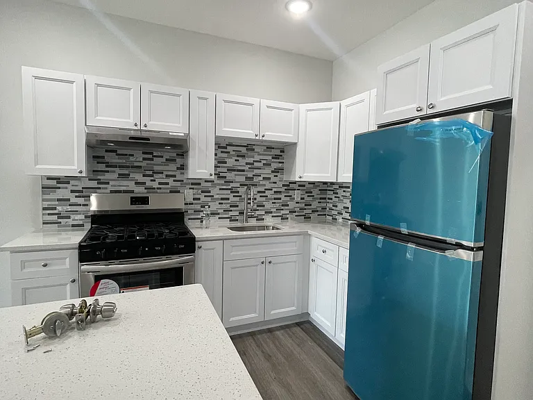 121 Fair St #5 — Photo 4