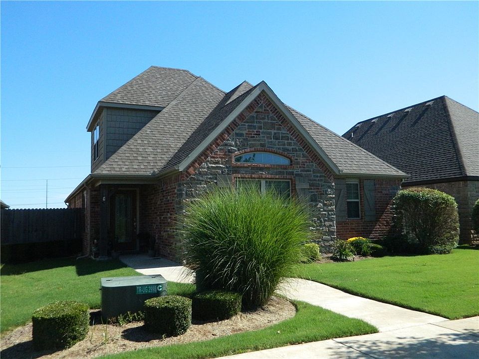 1st image of 3204 SW Warberry Ave